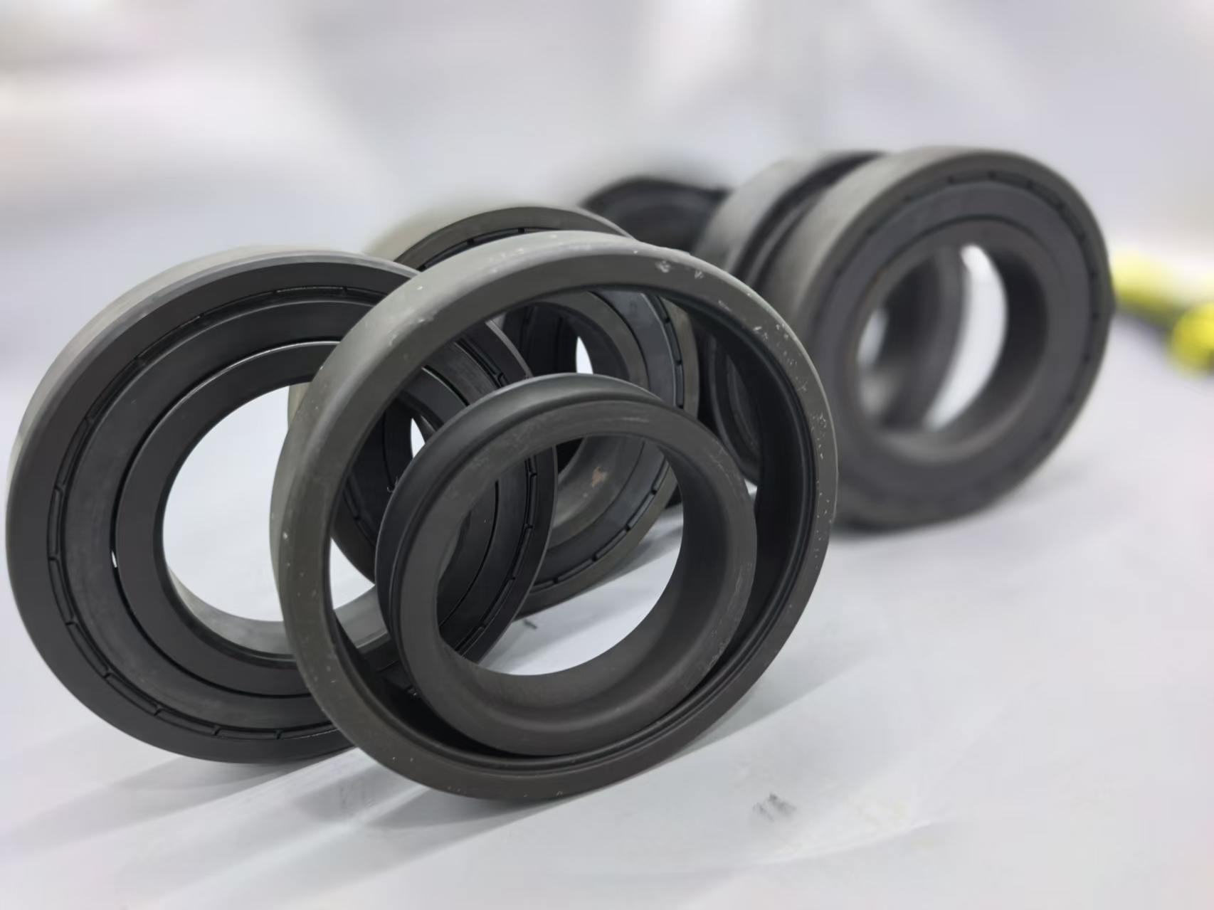 High-temperature & corrosion-resistant bearings — product photograph
